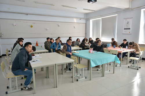 广告学院教师认真听取专业交流培训_副本.jpg