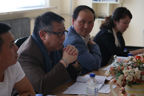 3. 胡镜泉院长作为评审专家对工作室项目进行评审_副本.jpg