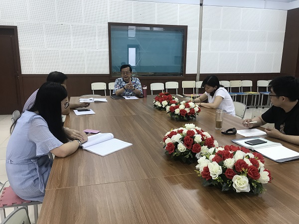 教学质量沟通交流中.JPG