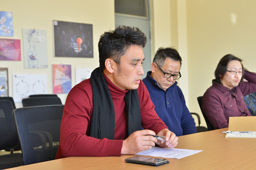 实训室主任商继春就实习就业基地和大创项目事宜和教师进行分工布置_副本.jpg