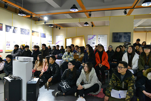 3. 学生们慕名参加彭骏成老师讲座_副本.jpg