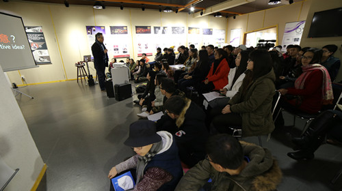 1. 胡镜泉院长主持学生互动提问_副本.jpg