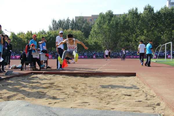 跳远.jpg
