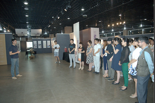 2015届毕业生毕业设计作品展开幕式_副本.jpg