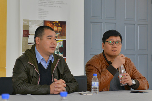 广州中山华艺灯饰照明集团领导座谈中_副本.jpg