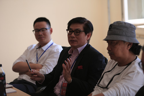 苏雄老师阐述教师国际化视野的观点_副本.jpg