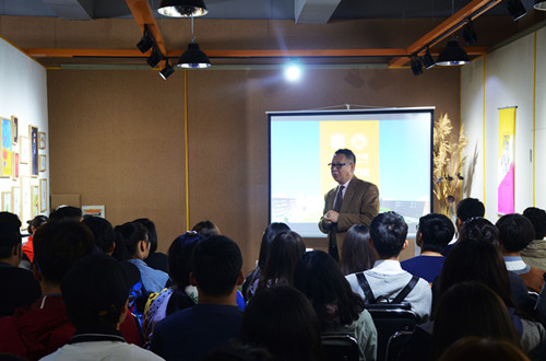 1. 胡镜泉院长为2016级新生开学典礼致辞_副本.jpg