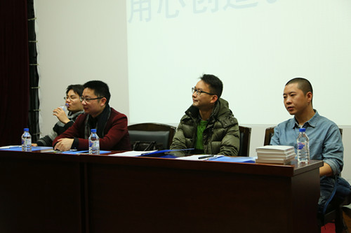企业客户方与学生们互动交流_副本.jpg